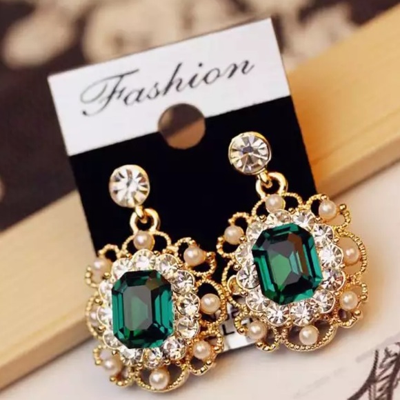 Jewelry - earrings
